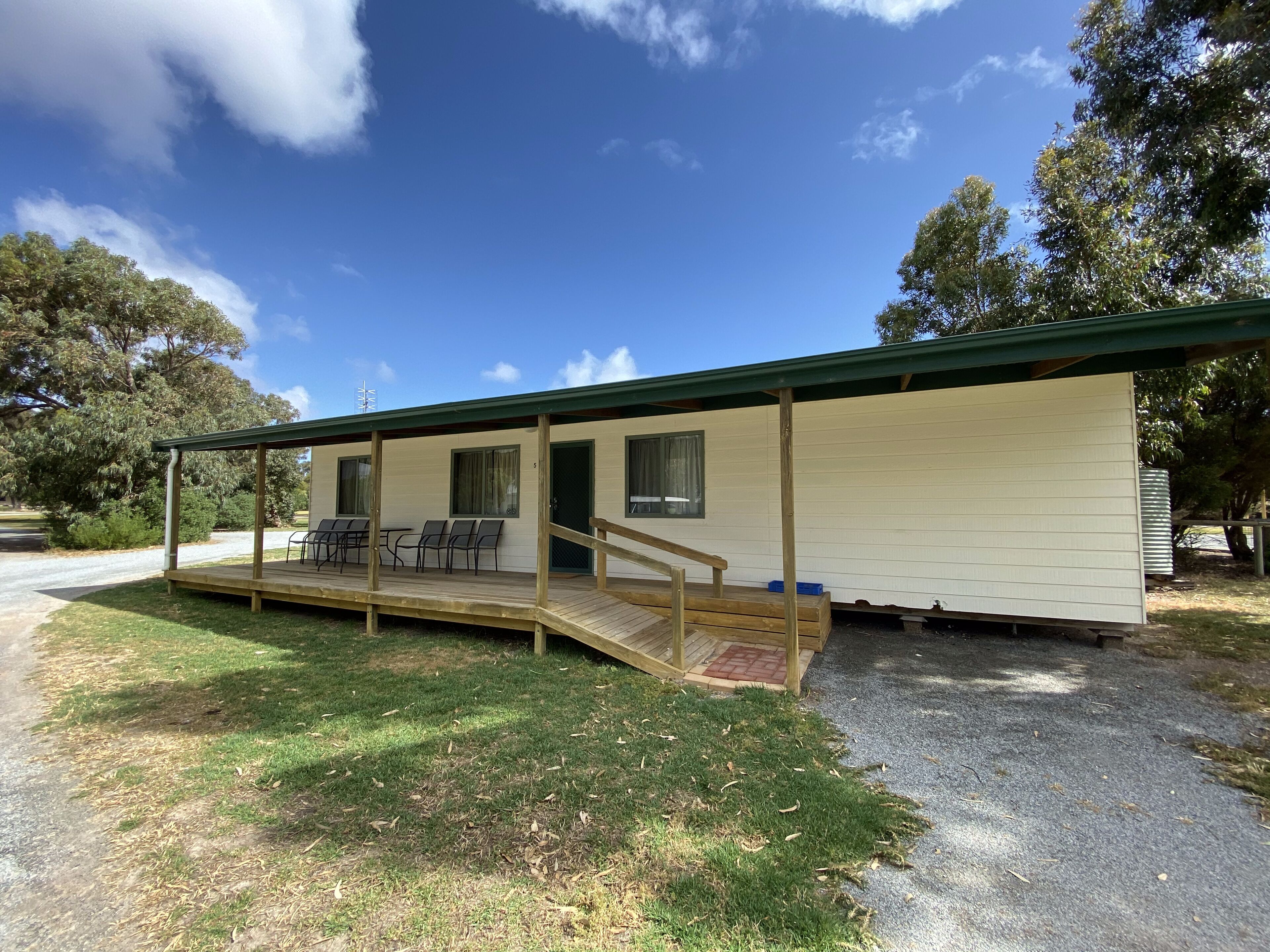 Holiday Unit - 2 Bedrooms | Terrace/patio
