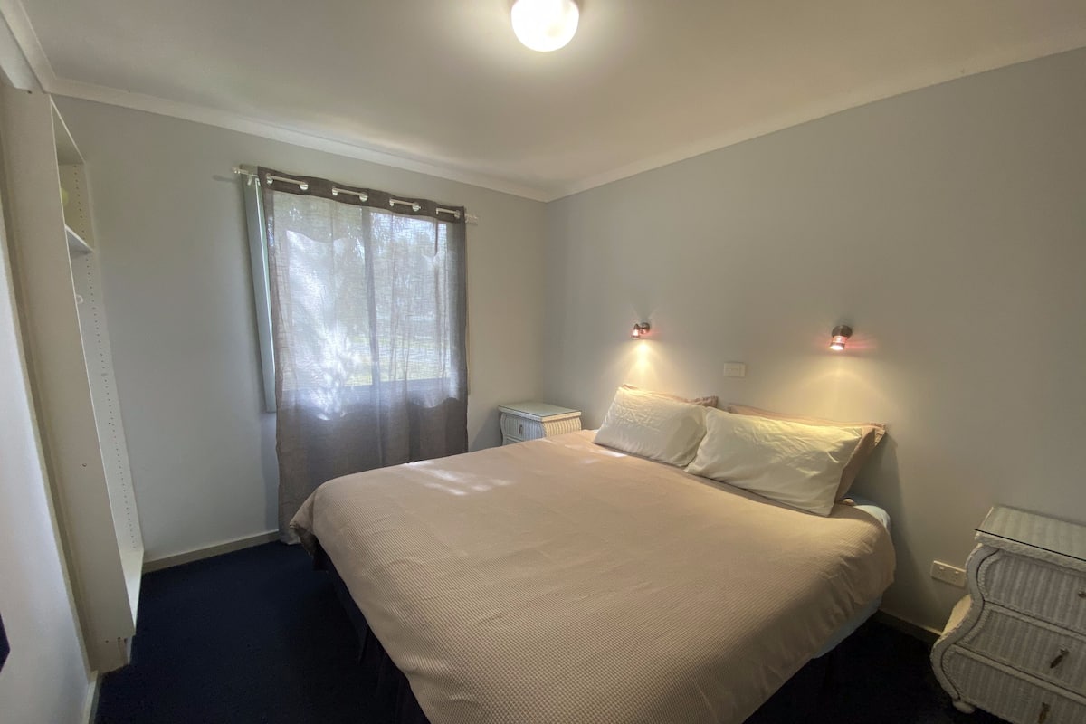 Holiday Unit - 2 Bedrooms | Free WiFi, bed sheets