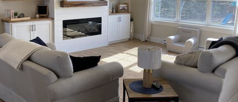 Smart-TV, peis, kontorer og printere