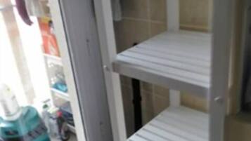 Double Room, Garden View | Bathroom amenities | Shower, free toiletries, hair dryer, towels