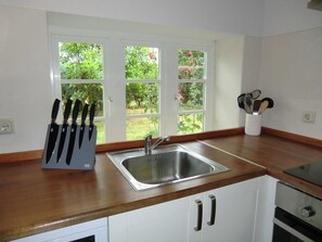 صورة غير مصنفة، 2 من 21، زرّ