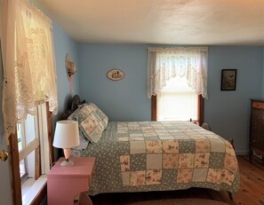 4 bedrooms, iron/ironing board, travel cot, free WiFi