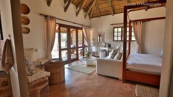 Honeymoon Suite, 1 Katil Raja (King), Jetted Tub, Park View | Wi-fi, cadar katil, akses kerusi roda
