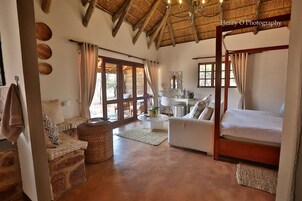 Honeymoon Suite, 1 King Bed, Jetted Tub, Park View | WiFi, bed sheets, wheelchair access