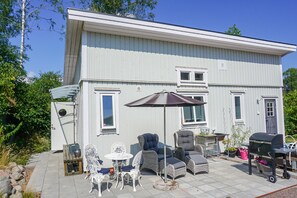 Classic dubbelrum eller tvåbäddsrum - utsikt mot trädgården (Private Toilet) | Utsikt mot trädgården