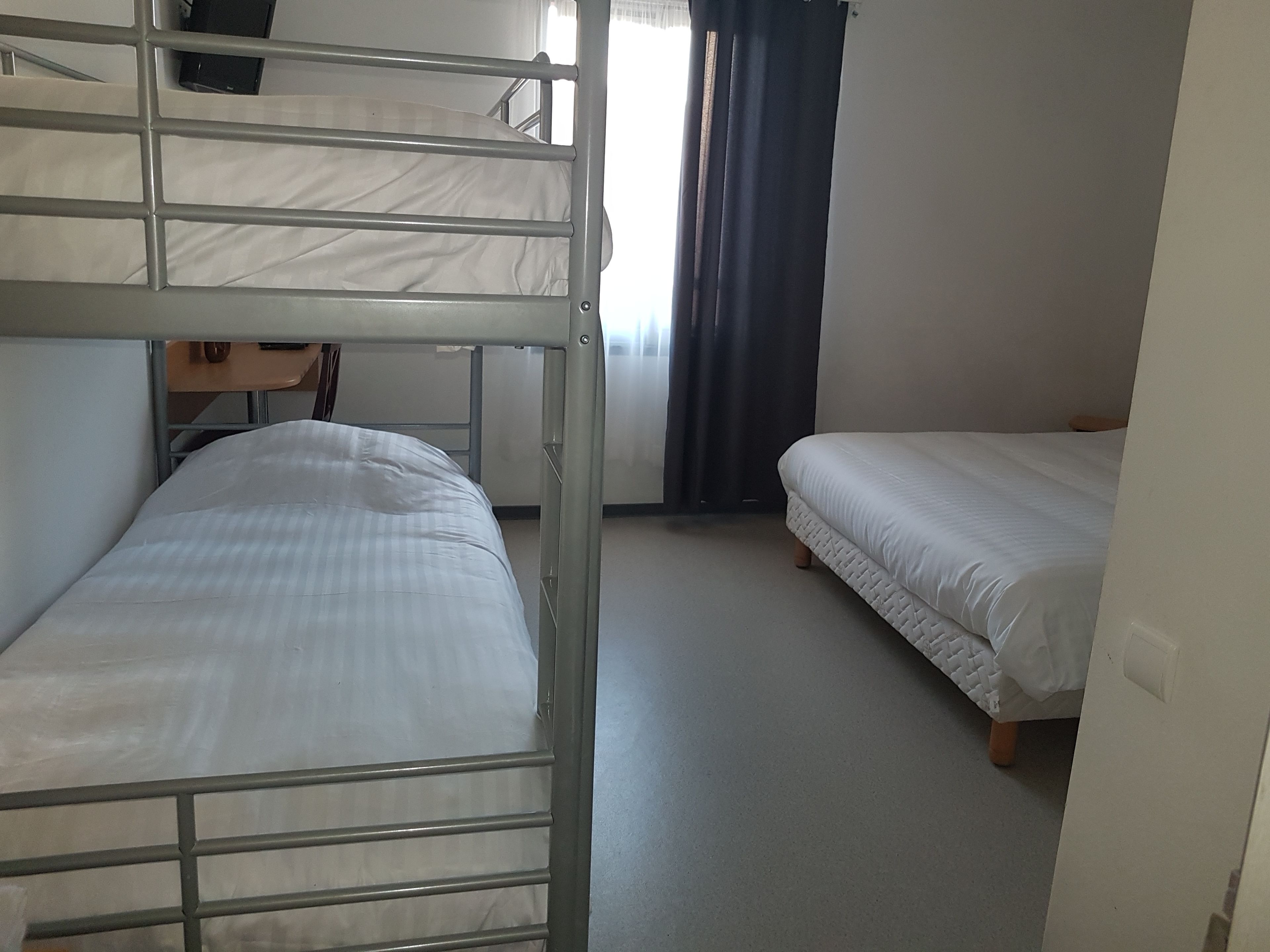 1 bedroom, individually decorated, individually furnished, desk