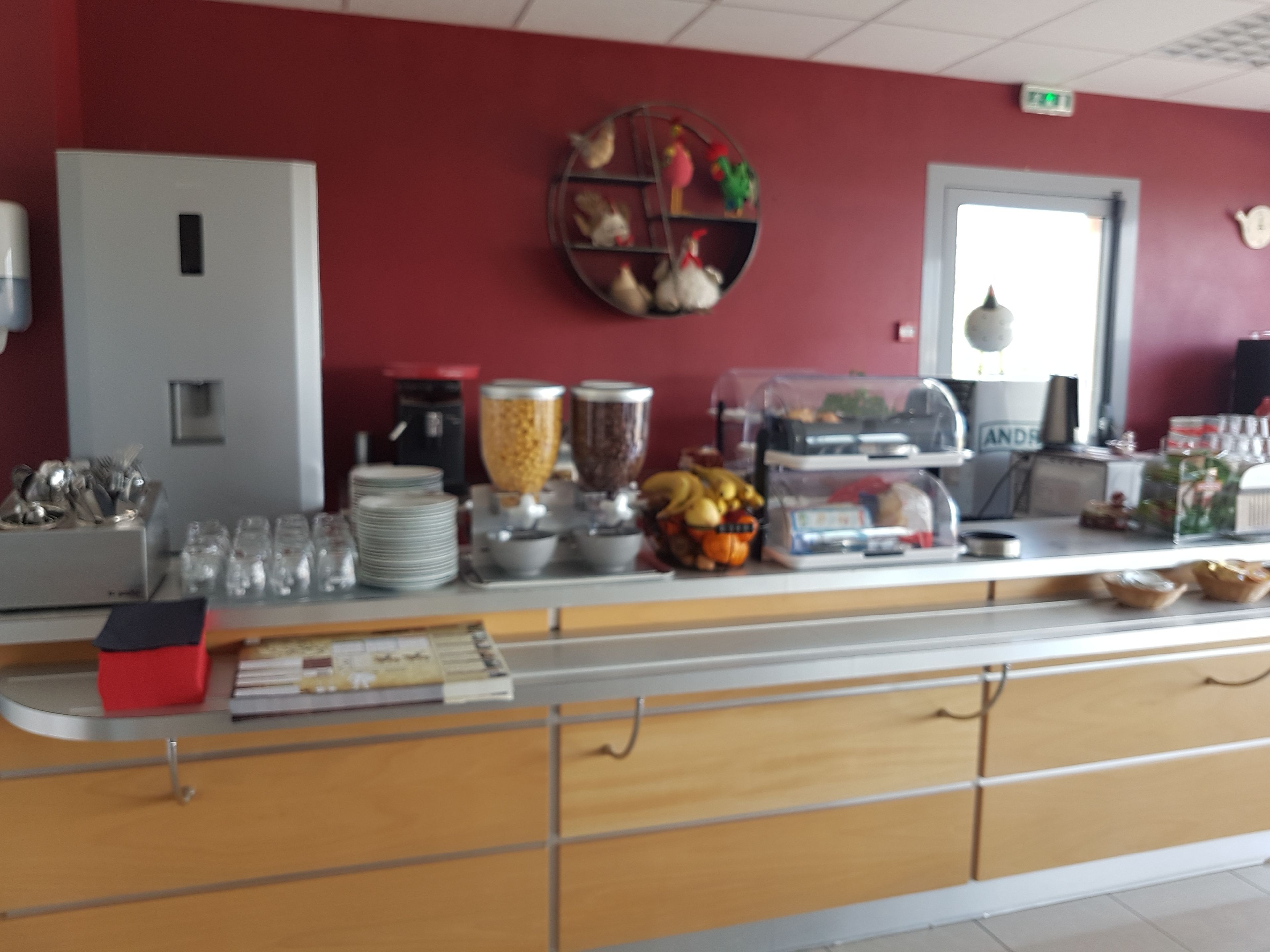 daily continental breakfast (eur 10.5 per person)