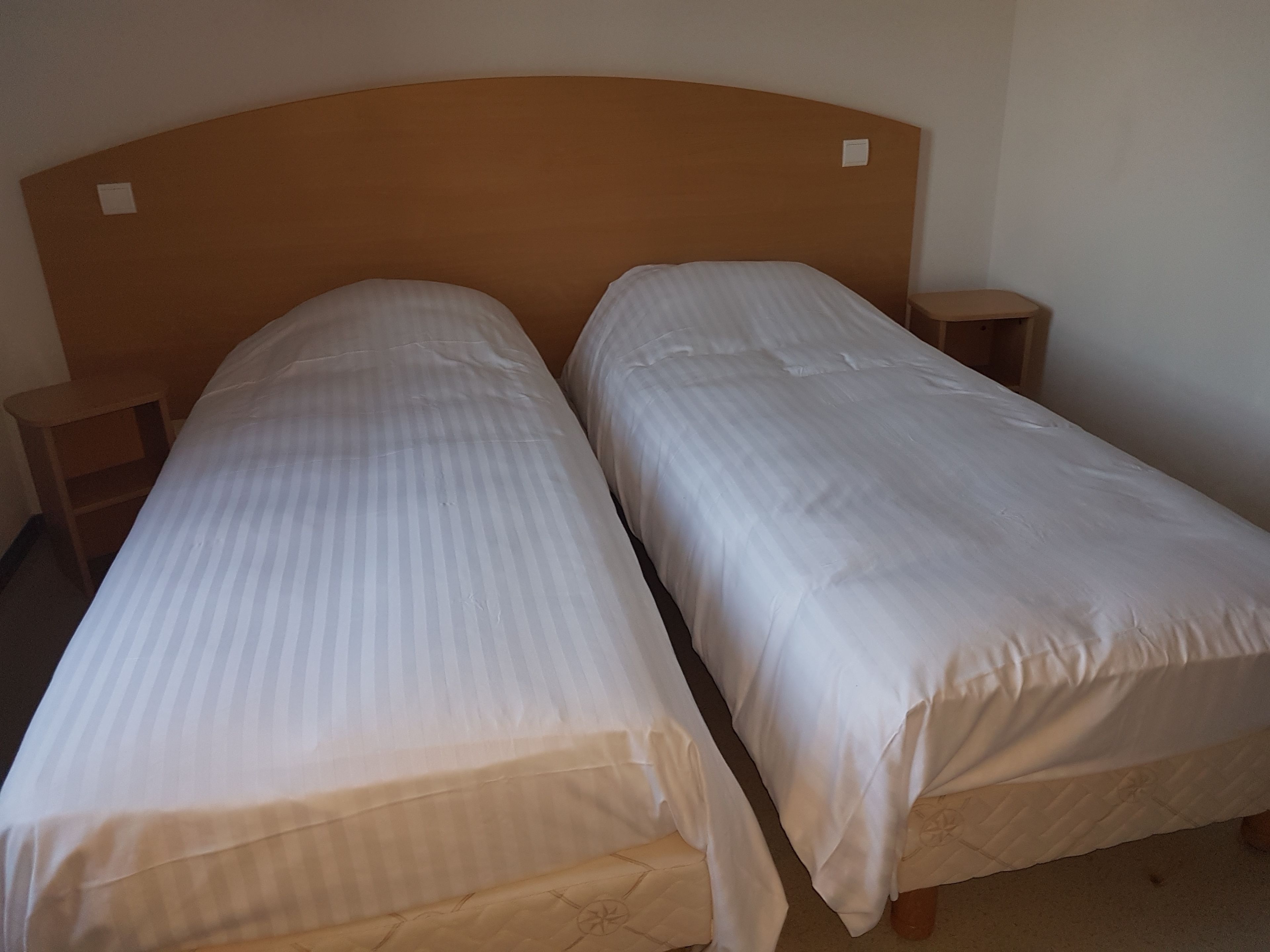 twin room, 2 single beds | 1 bedroom, individually decorated, individually furnished, desk