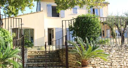 Maison moderne climatisée avec piscine sécurisée en DrÎme provençale