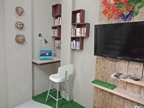 Dormitorio compartido básico, 2 camas individuales | Servicio de la propiedad