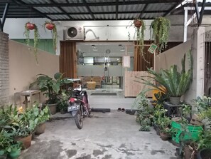 Pintu masuk hartanah