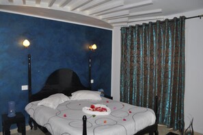 Minibar, blackout drapes, free WiFi - Résidence Chahd (Mezraia)