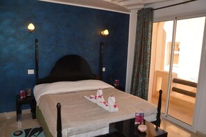 Bar mini, langsir/tirai gelap terus, Wi-fi percuma 