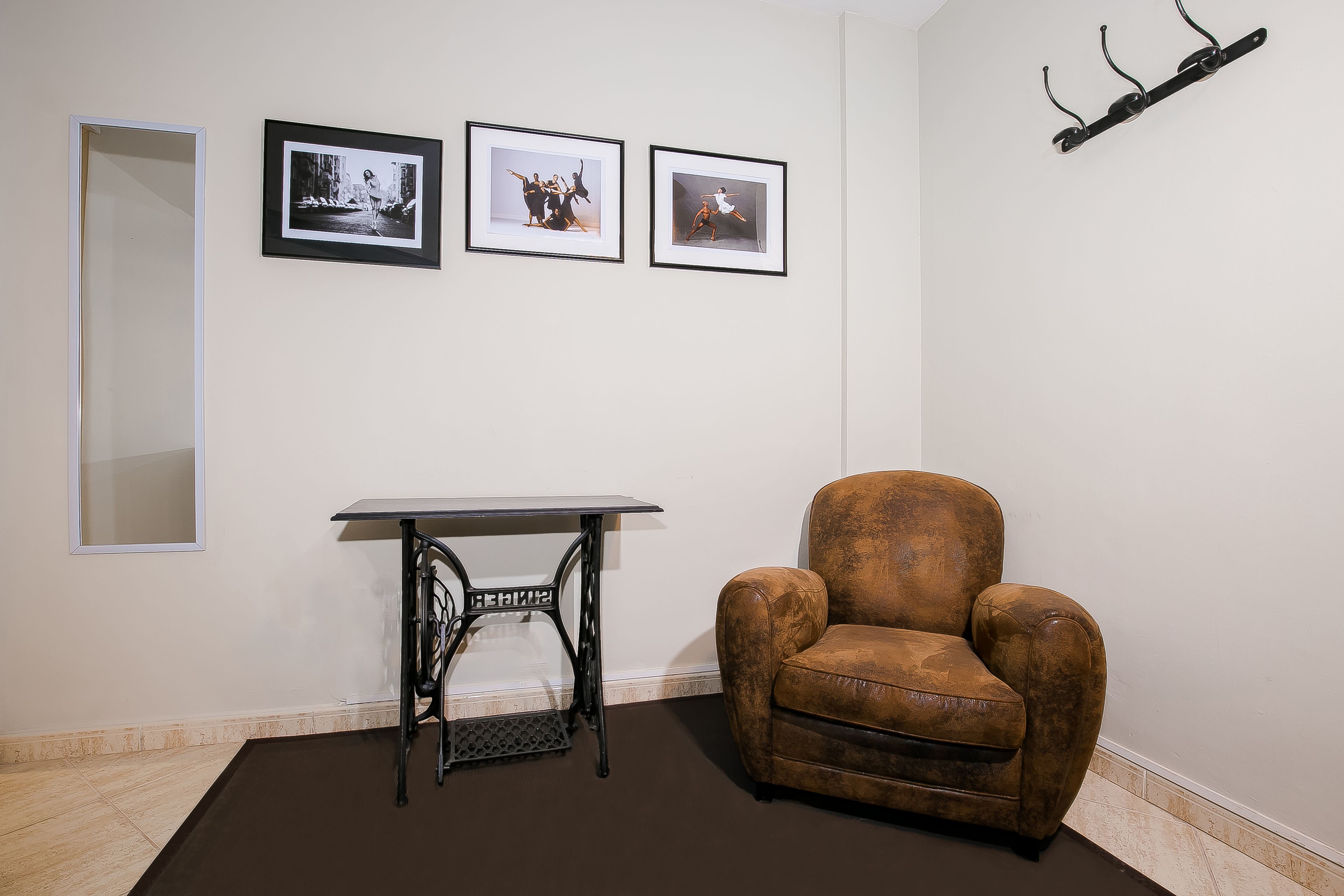 double room | living area | 22-inch tv with satellite channels