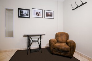 Kamar Double | Area keluarga | Televisi 22-inci dengan saluran TV satelit