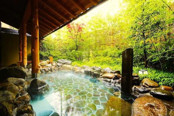 Nhà tắm công cộng