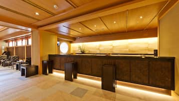 ฝ่ายต้อนรับ