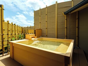 行政雙床房, 非吸煙房, 熱水浴缸 (Open Air Bath) | 浴室 | 免費盥洗用品、吹風機、坐浴桶、毛巾