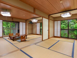 Japanese-style room 2 tatami mats (10 mats + 8 mats), No Smoking | Free WiFi, bed sheets - Kageyu (Isehara)