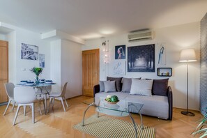 Appartement Ville, balcon | Salle de séjour