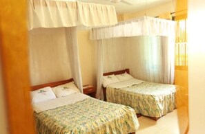 Standard Twin Room | Desk, free WiFi, bed sheets