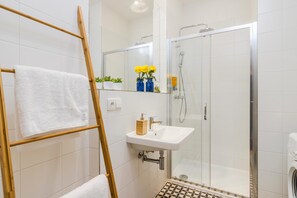 City Apartment | Bathroom | Shower, free toiletries, hair dryer, towels - Zizkov APT Prague by Michal&Friends (Prague)