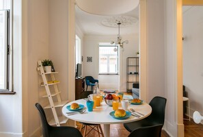 Dining - JOIVY Splendid 2BR flat in Bairro Alto, nearby Luís de Camões Sq. (Lisboa)