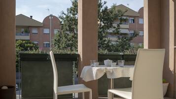 Apartemen, 2 kamar tidur | Teras/patio