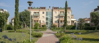 羅斯米尼瑟爾巴蒂飯店