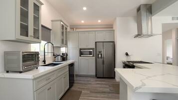 House (2 Bedrooms) | Private kitchen | Microwave, stovetop, dishwasher