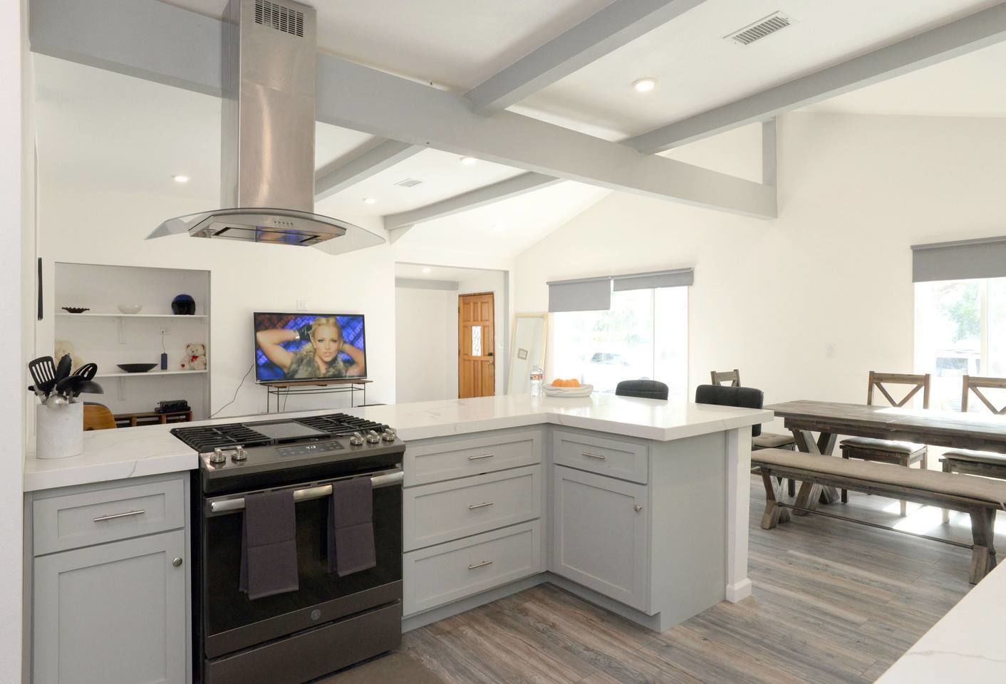 House (2 Bedrooms) | Private kitchen | Microwave, stovetop, dishwasher