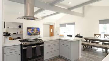 House (2 Bedrooms) | Private kitchen | Microwave, stovetop, dishwasher