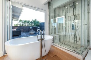 House (3 Bedrooms) | Bathroom - Beautifully Designed Palos Verdes Villa w/ Private Beach and Stunning Views (Rancho Palos Verdes)