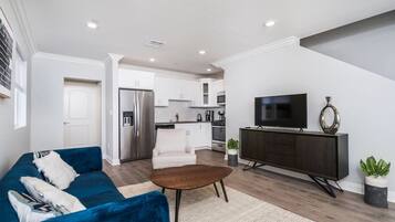 Villa (3 Bedrooms) | Living room | Flat-screen TV