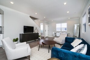 Villa (3 Bedrooms) | Living area | Flat-screen TV - Brand NEW Luxury Modern 3bdr Townhome In Silver Lake (Los Angeles)