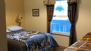 3 bedrooms, iron/ironing board, travel crib, free WiFi