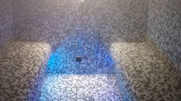 Couples treatment room(s), deep-tissue massages, prenatal massages