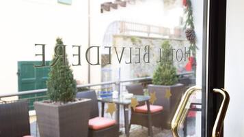 Colazione completa, servita tutte le mattine (12 EUR a persona)