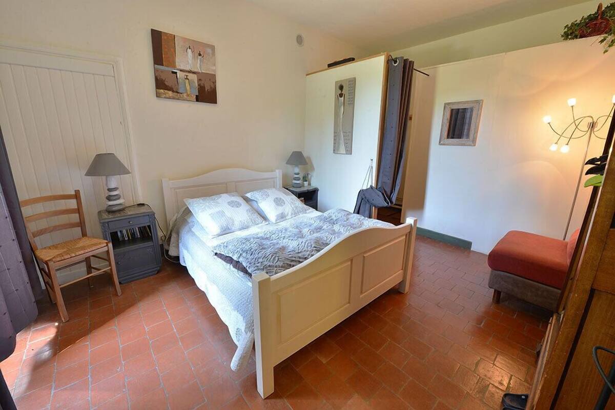 Habitación doble (Romarin) | Ropa de cama de alta calidad y decoración individual