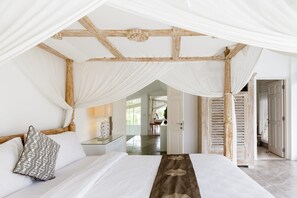 5 Bedrooms with Private Pool Villa | 5 bedrooms, in-room safe, individually decorated, individually furnished - Villa Santai (Ubud)