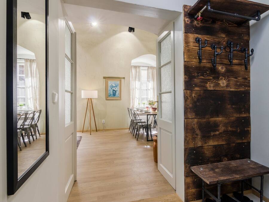 Leilighet | Oppholdsområde | En 40-tommers smart-TV med kabel-kanaler samt TV