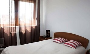 Leilighet, 1 soverom, ikke-røyk, byutsikt | Skrivebord, blendingsgardiner, strykejern/-brett og wi-fi (inkludert)