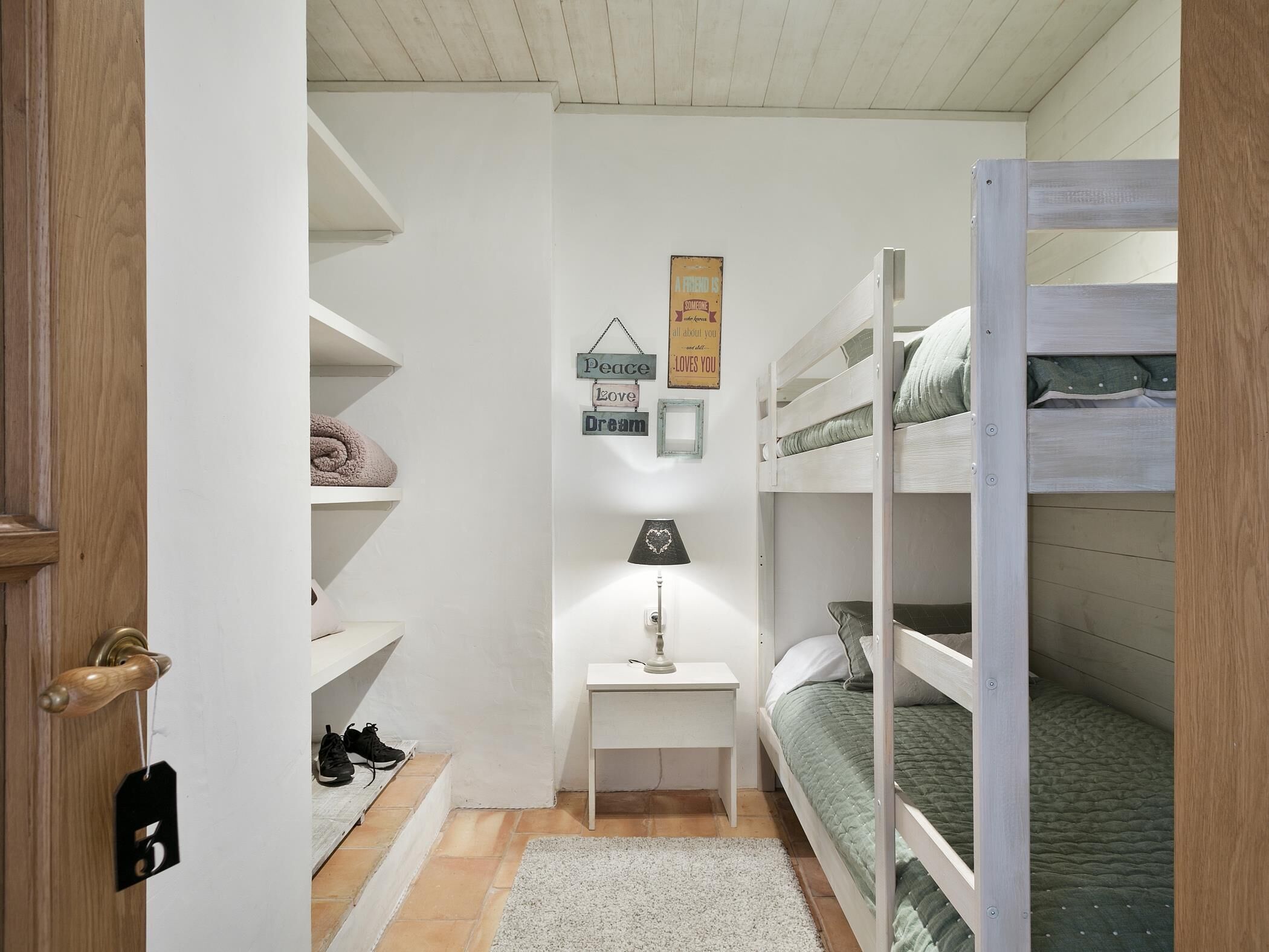 Cal Marenya with private non-chlorine pool. 15 mins to Costa Brava beaches