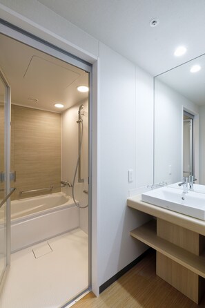 Chambre Supérieure avec lits jumeaux, plusieurs lits, non-fumeur, en angle (Trundle Bed added) | Salle de bain