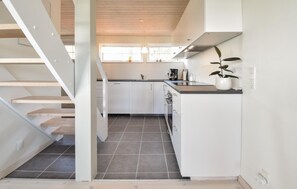 Fridge, stovetop, dishwasher, coffee/tea maker - 2 bedroom beautiful home in Otterup (Otterup)