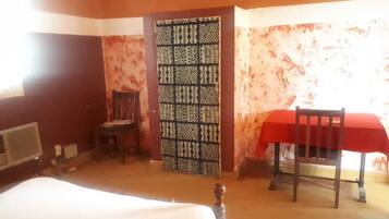 Chambre Deluxe, non-fumeurs (AC) | Bureau, lits bébé (gratuits), lits pliants/supplémentaires