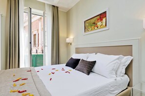 Standard Room | Premium bedding, down comforters, memory foam beds, minibar - Piazza Venezia Grand Suite (Rome)