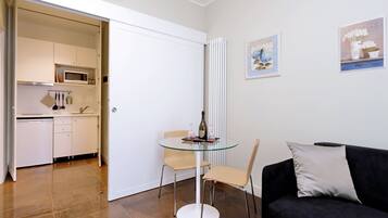 Family Room | Living area | Flat-screen TV