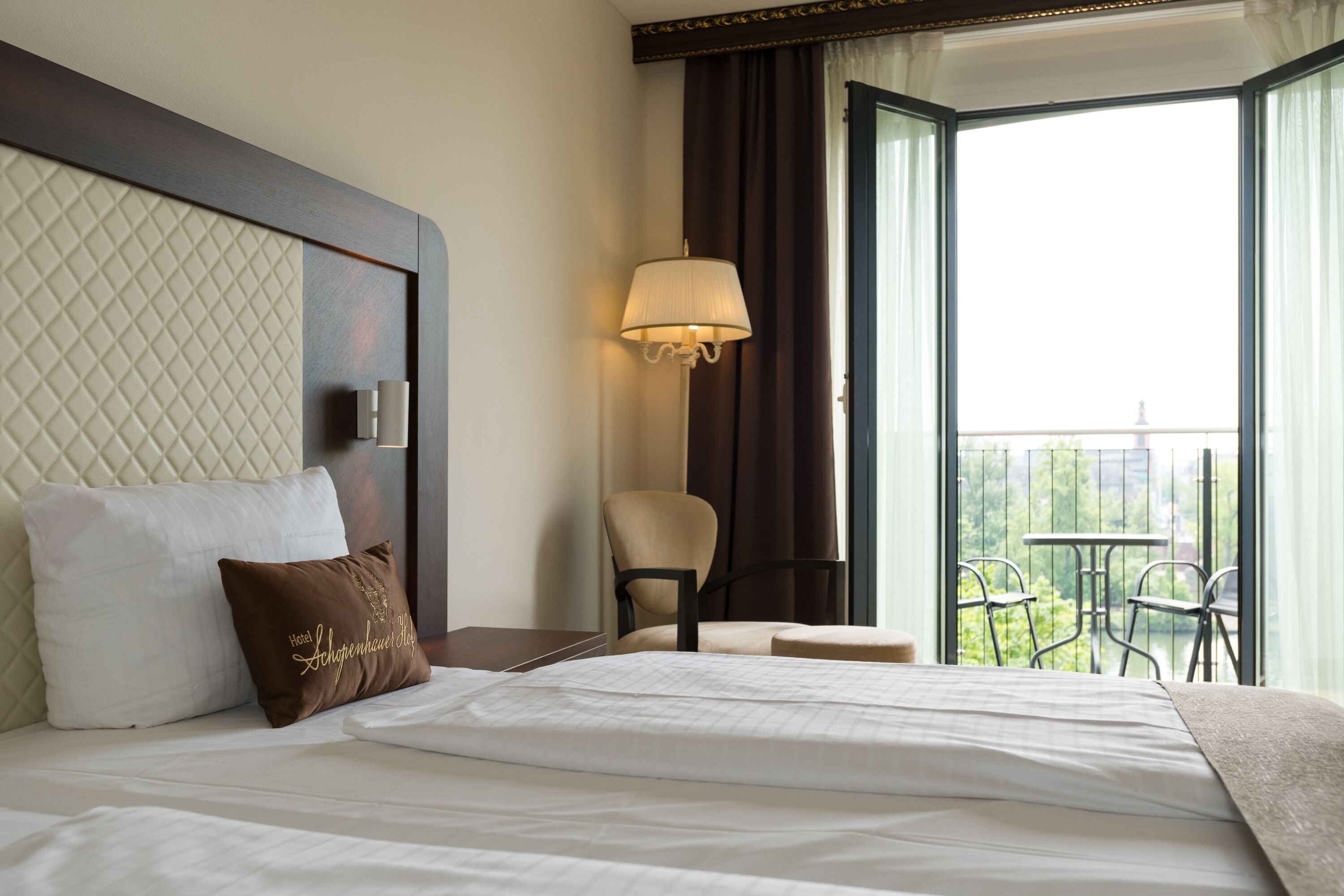 superior double room | 1 bedroom, in-room safe, desk, soundproofing