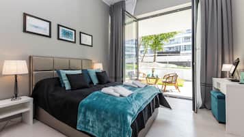 Deluxe Studio | Iron/ironing board, free WiFi, bed sheets